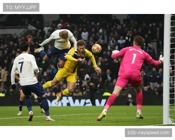 B席全场跑动距离达12.8公里，传球成功率94%，均为全场最高